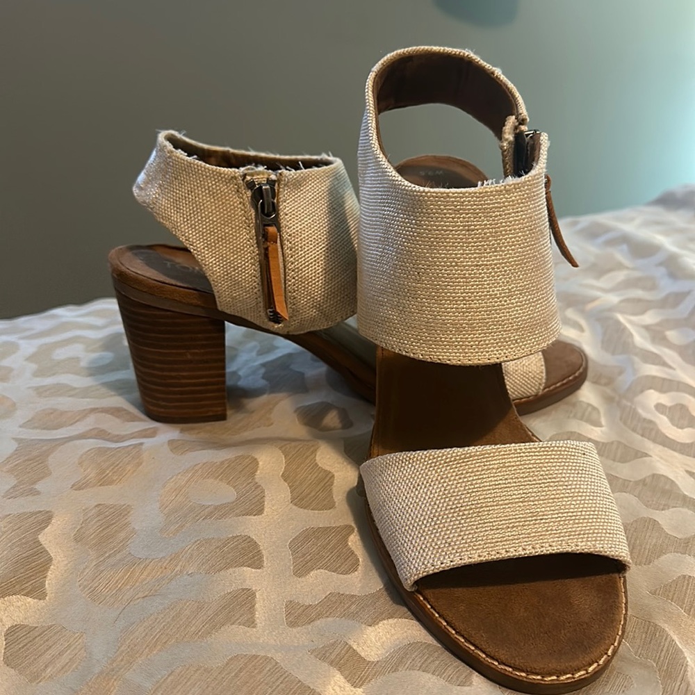 Toms Heels